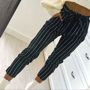 Minimalist High Waist Black & White Pin Striped Stretchy Jogger Pants XS